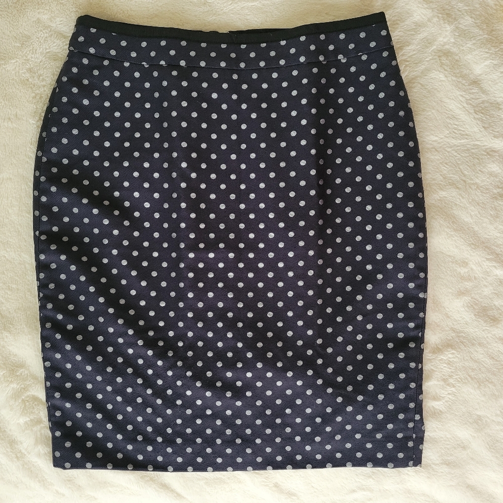 Ann Taylor Polka Dotted  Navy Pencil Skirt 4 Petite